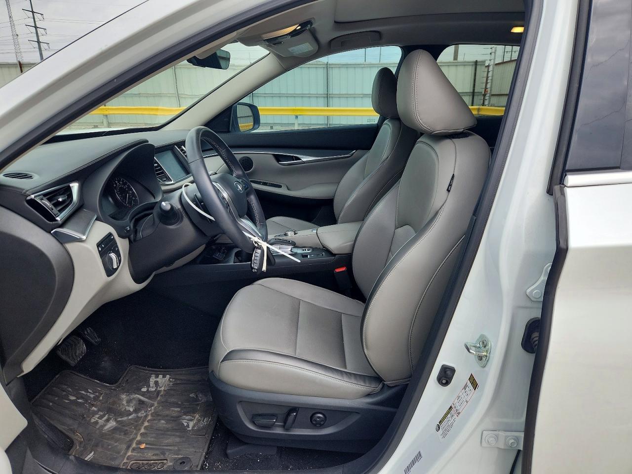 INFINITI Qx Luxe