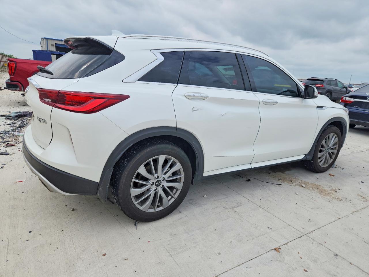 INFINITI Qx Luxe