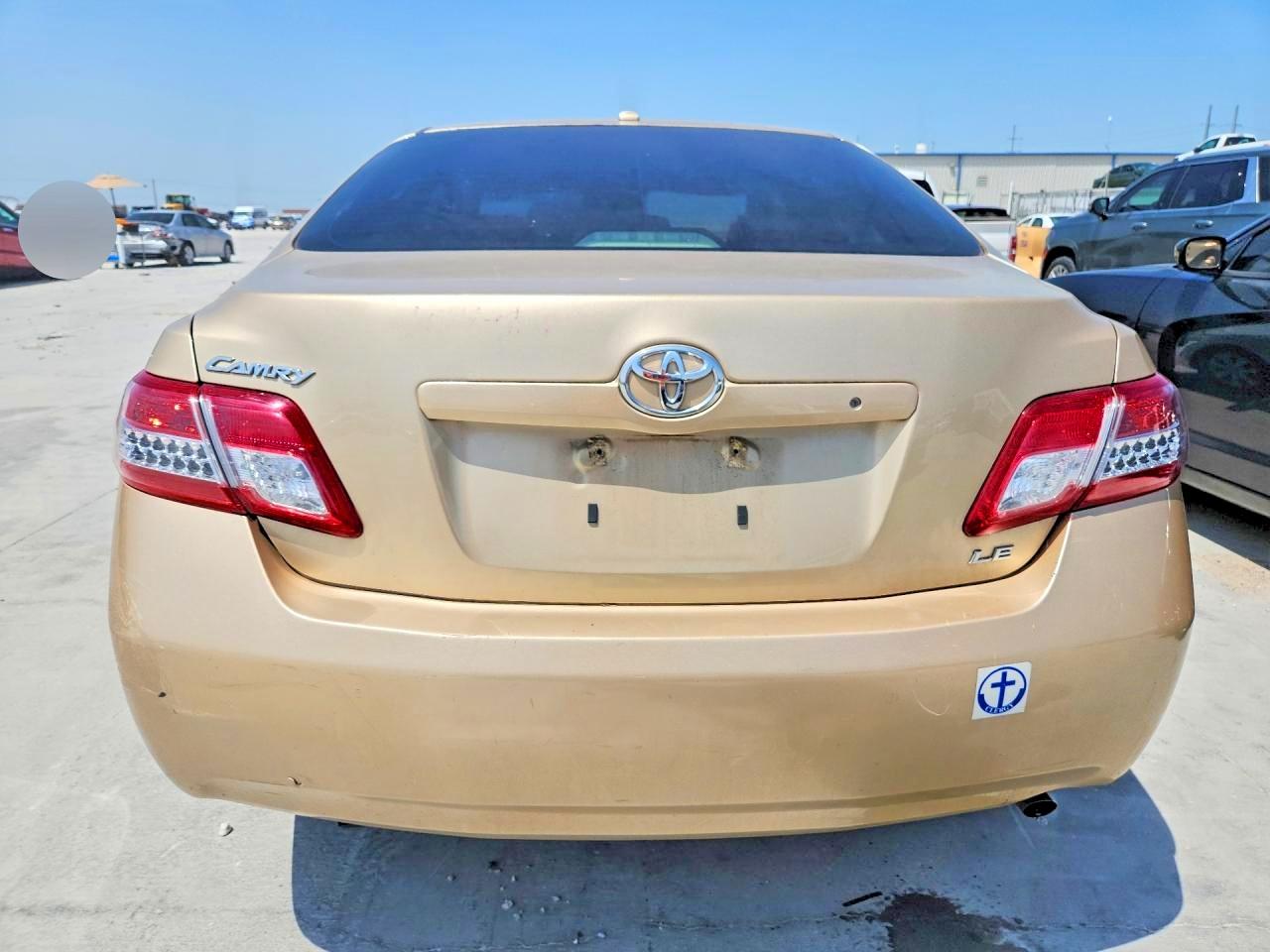 Toyota Camry Le