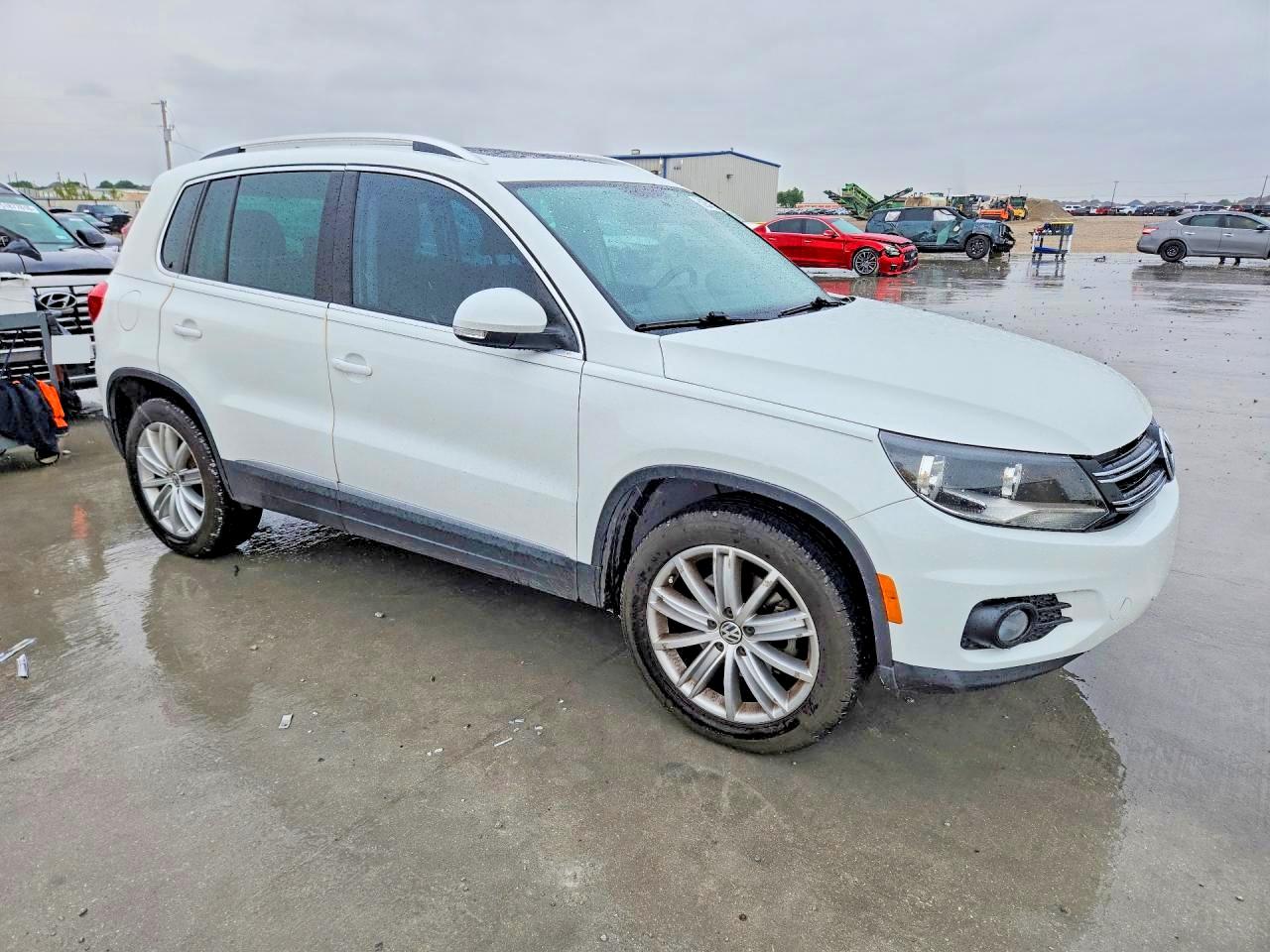 Volkswagen Tiguan S
