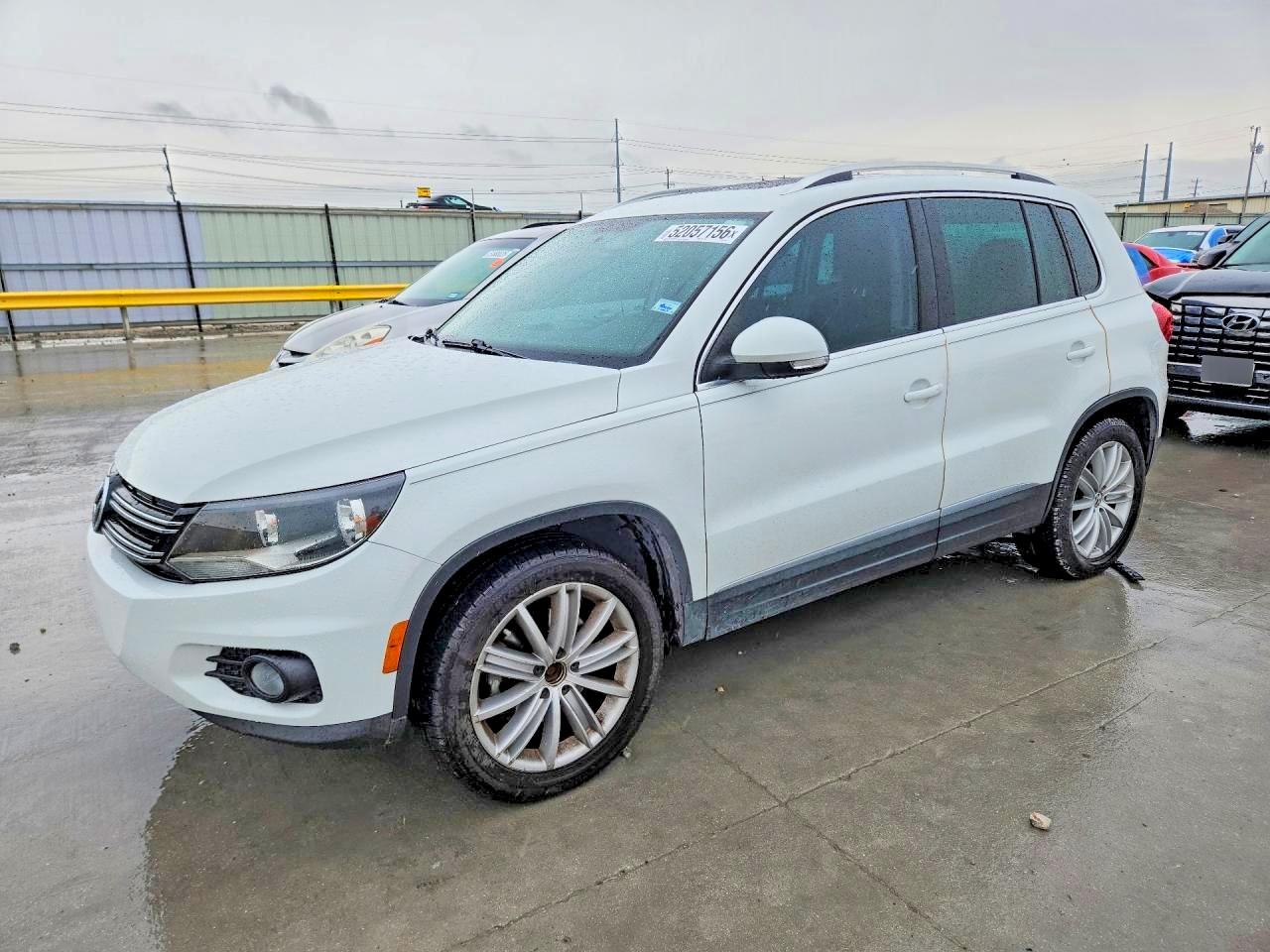 Salvage Volkswagen Tiguan Image