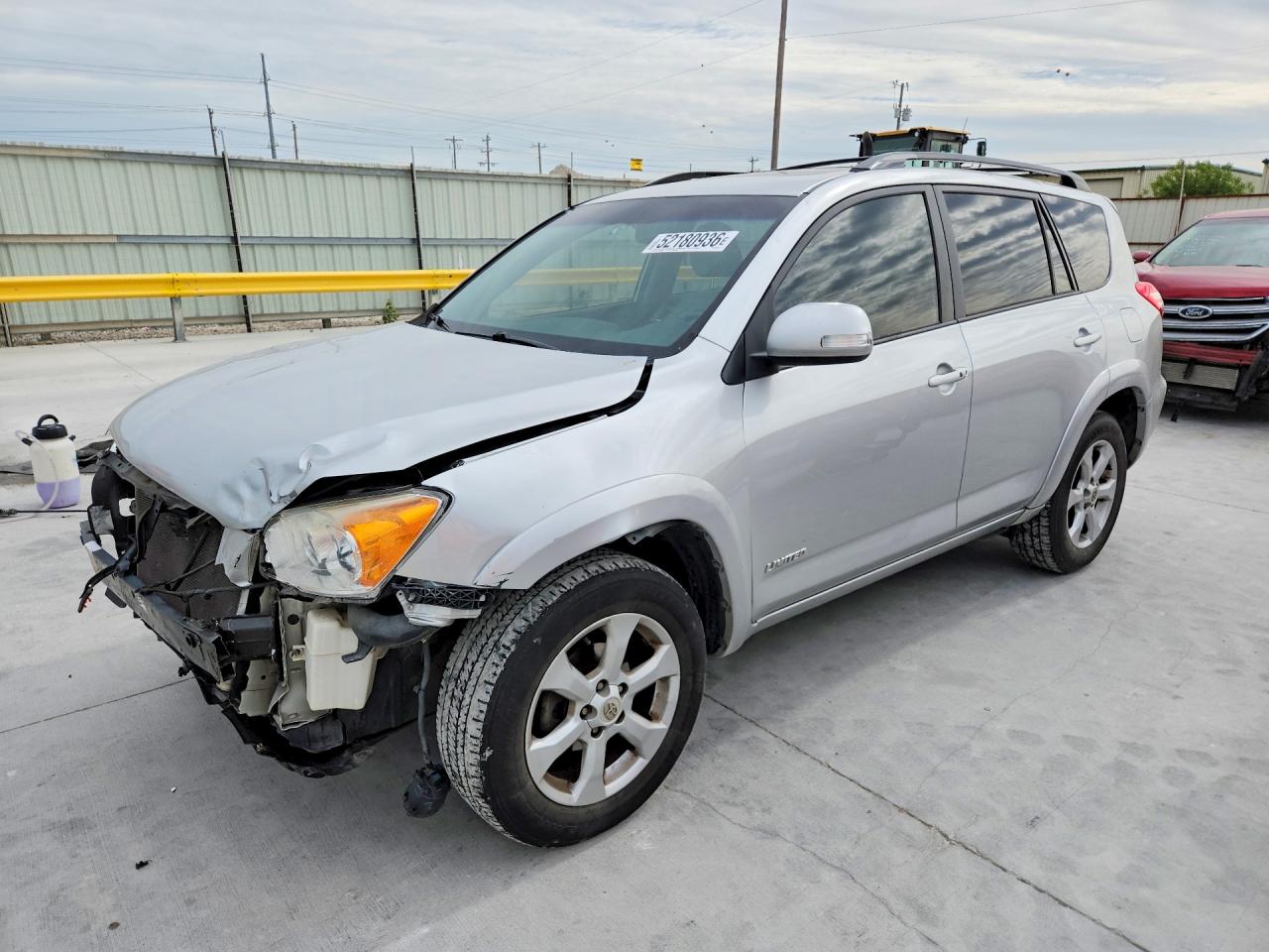 Salvage Toyota RAV4 Image
