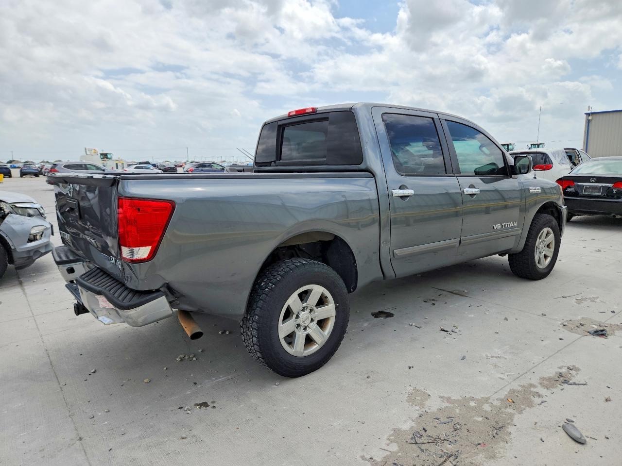 Nissan Titan Sv