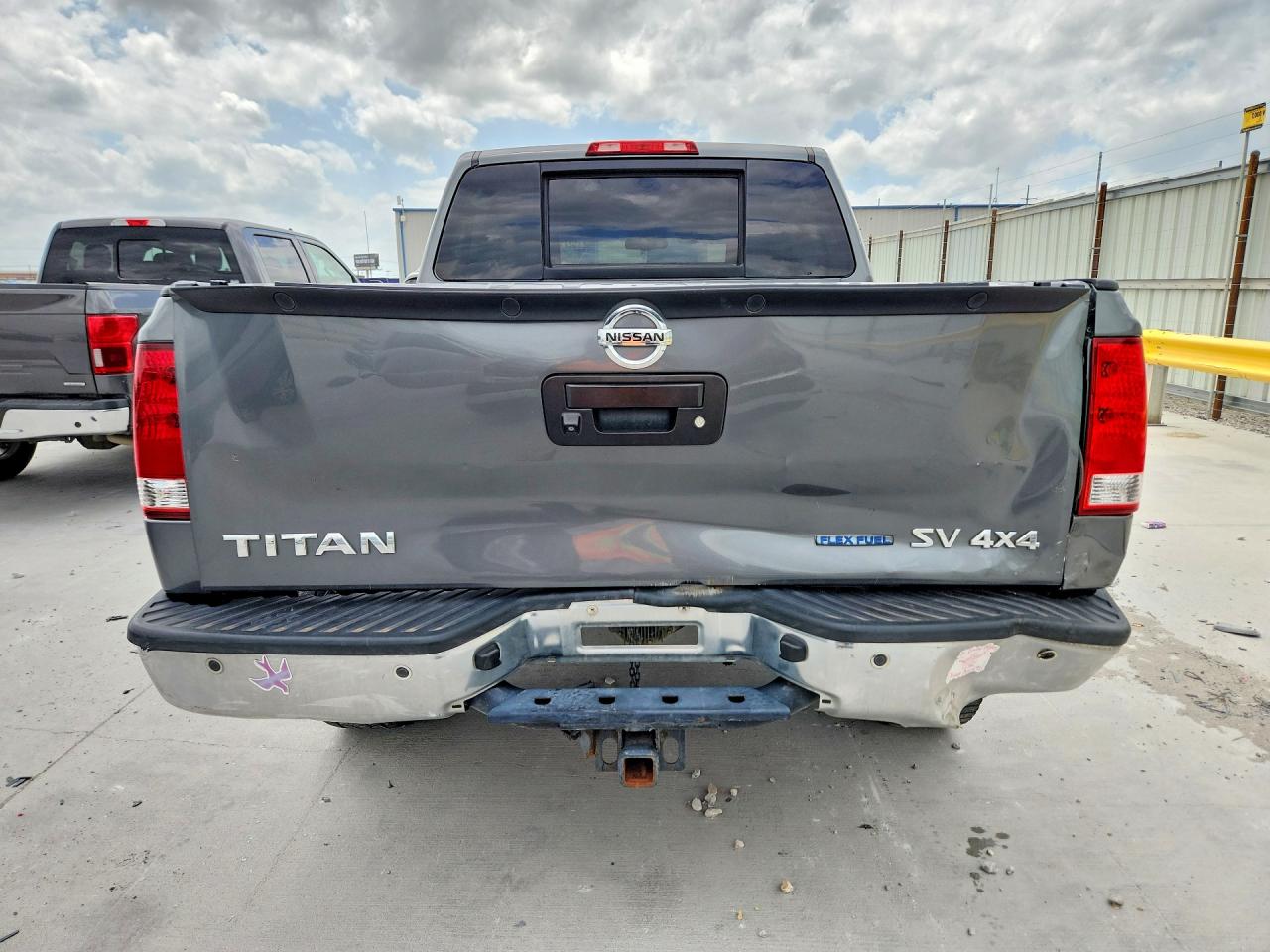 Nissan Titan Sv