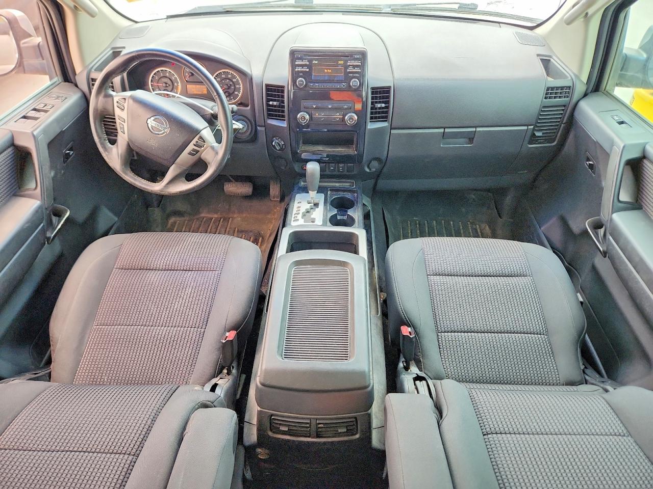 Nissan Titan Sv