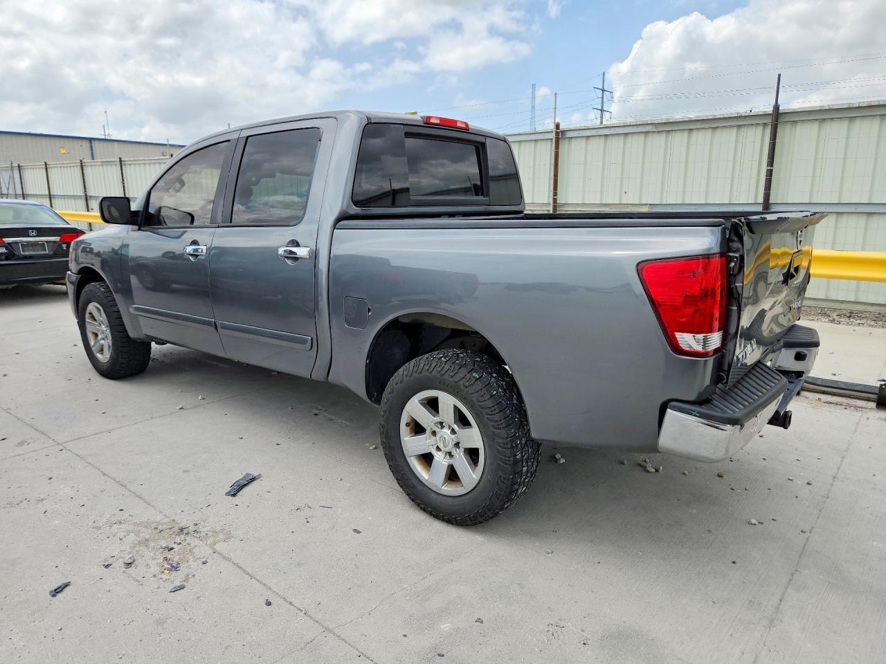 Nissan Titan Sv
