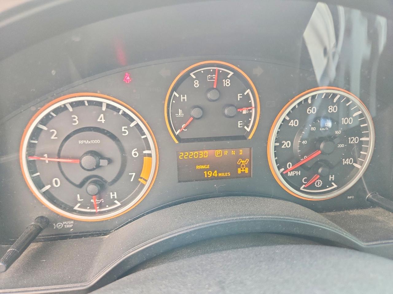 Nissan Titan Sv