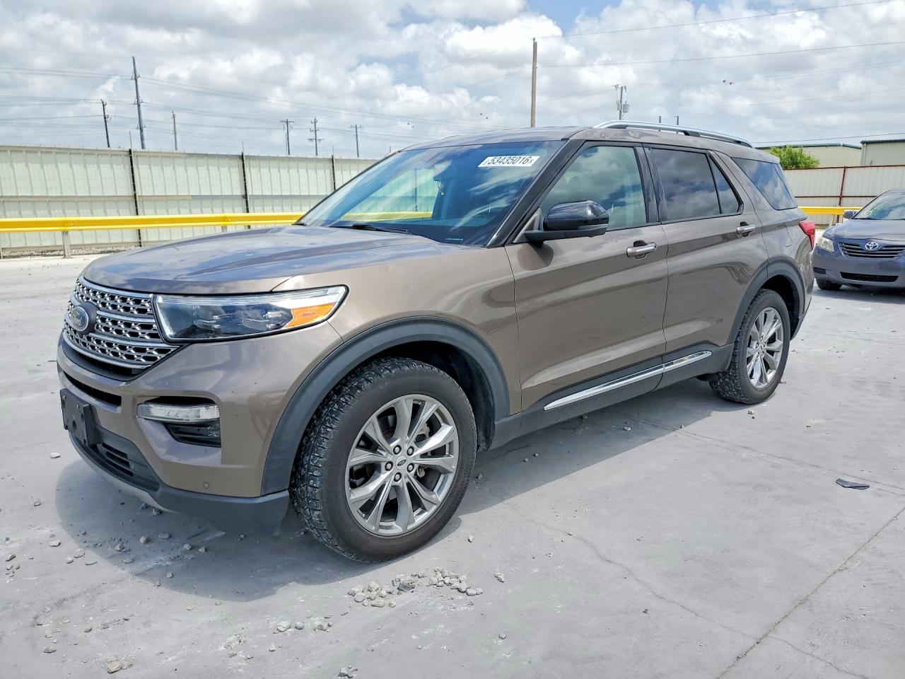 Salvage Ford Explorer Image