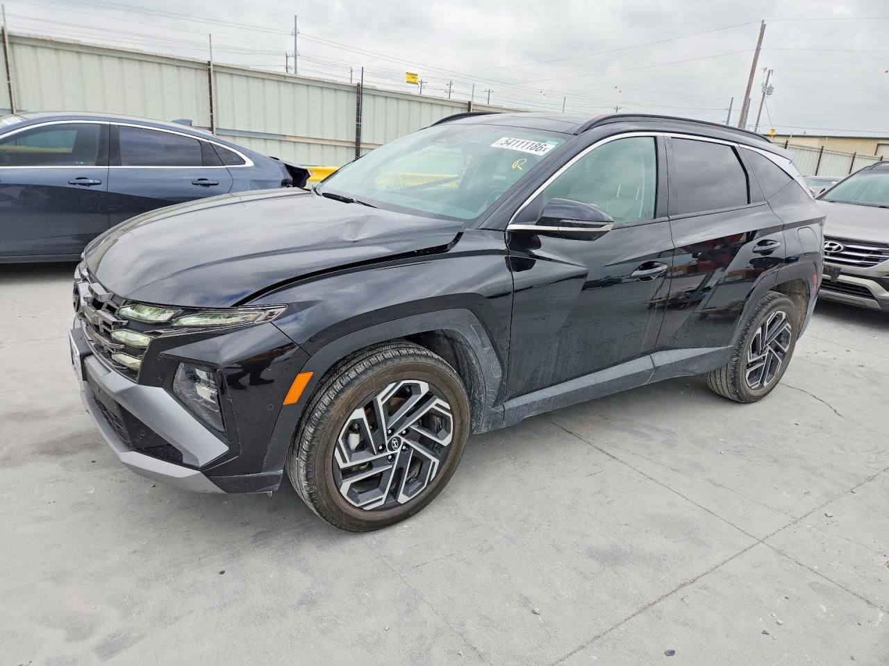 Salvage Hyundai TUCSON Image