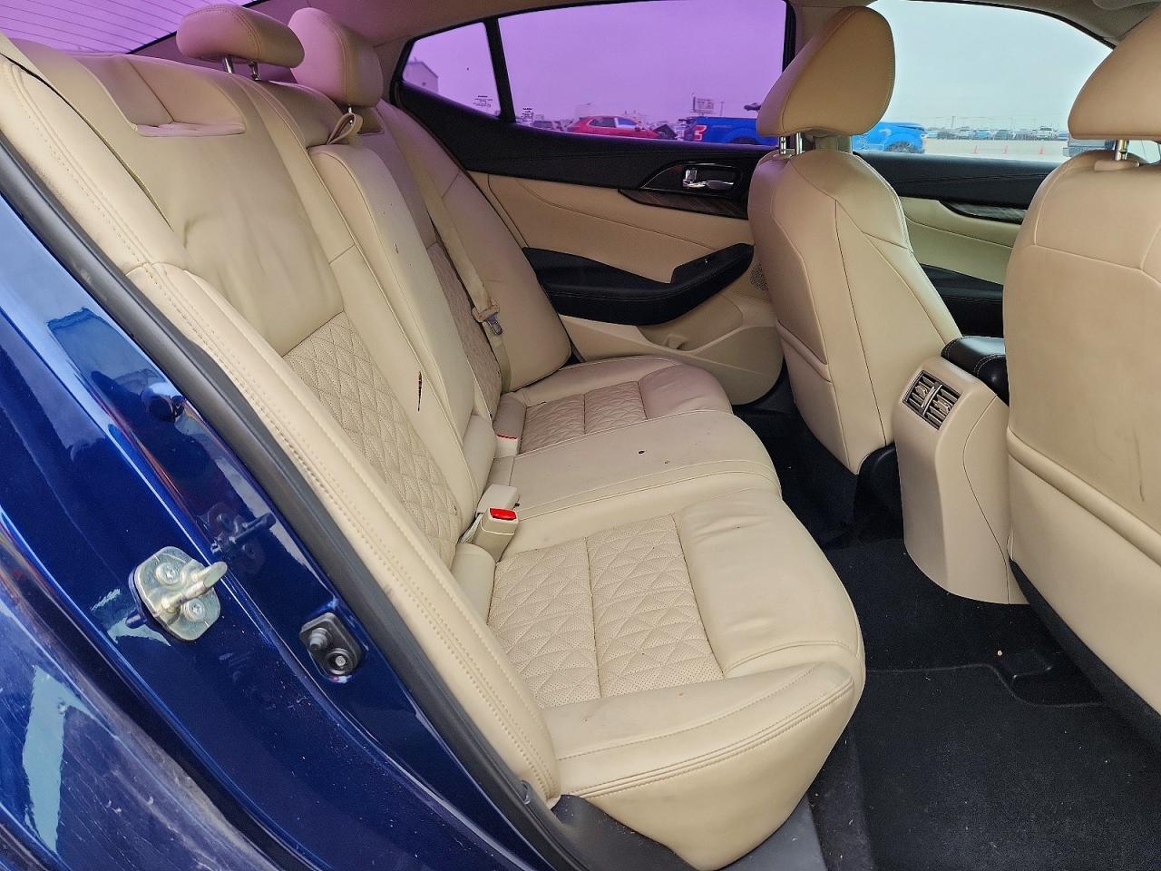 Nissan Maxima Platinum