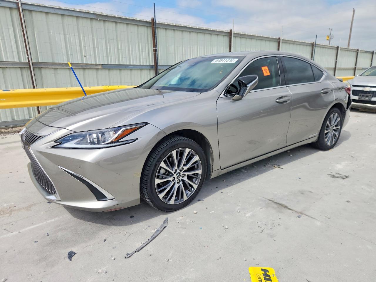 Salvage Lexus Es Image