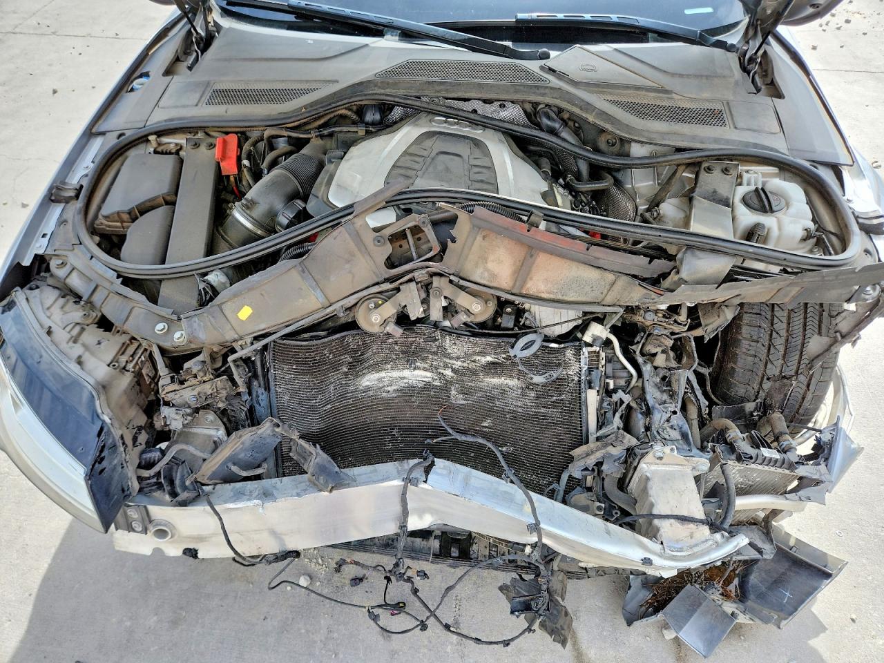 Audi A8 L Quattro