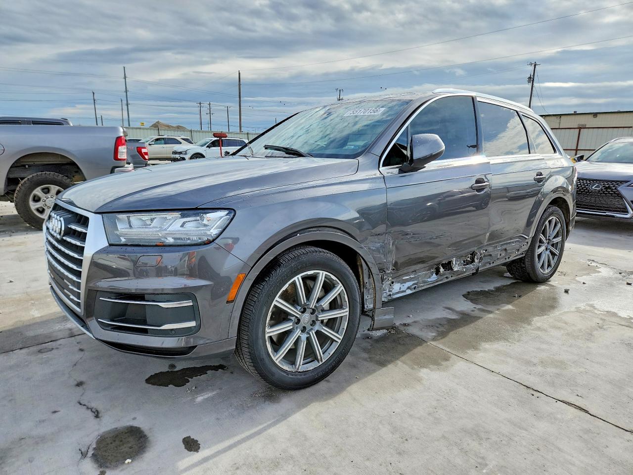 Salvage Audi Q7 Image
