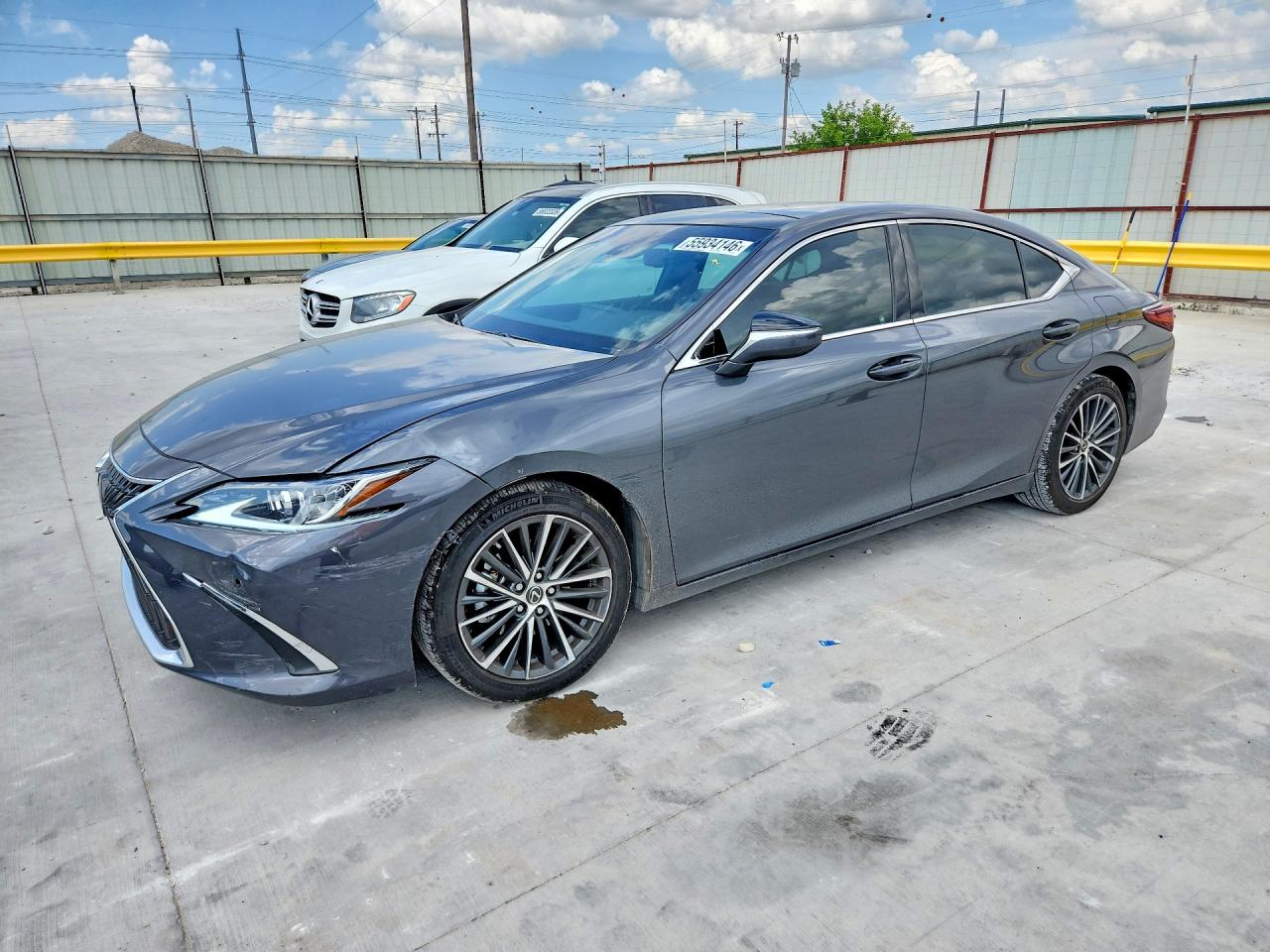 Salvage Lexus Es Image