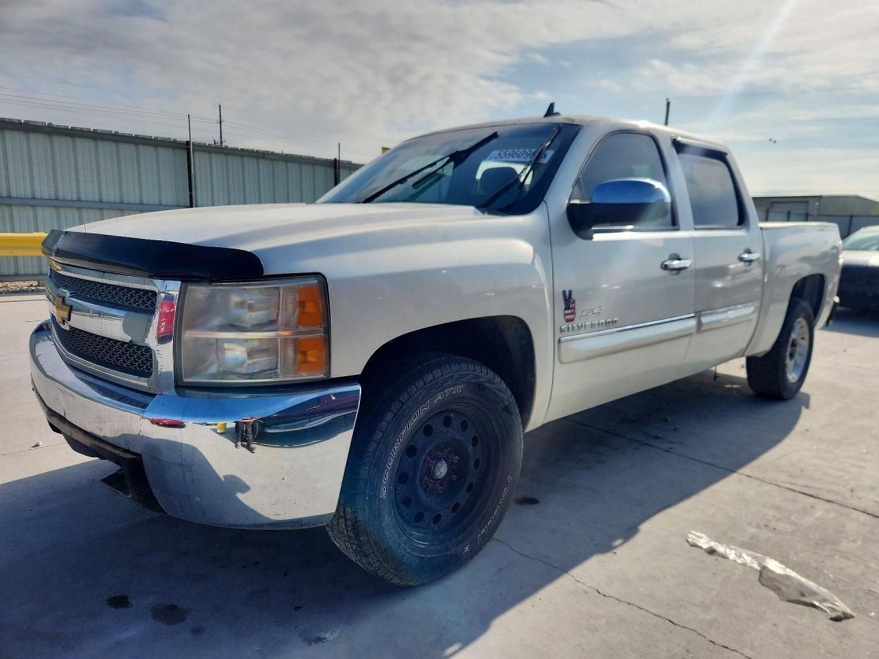 Salvage Chevrolet Silverado Image