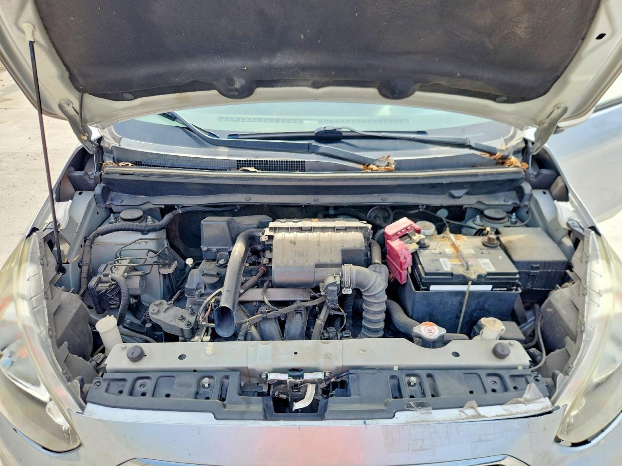 Mitsubishi Mirage Es