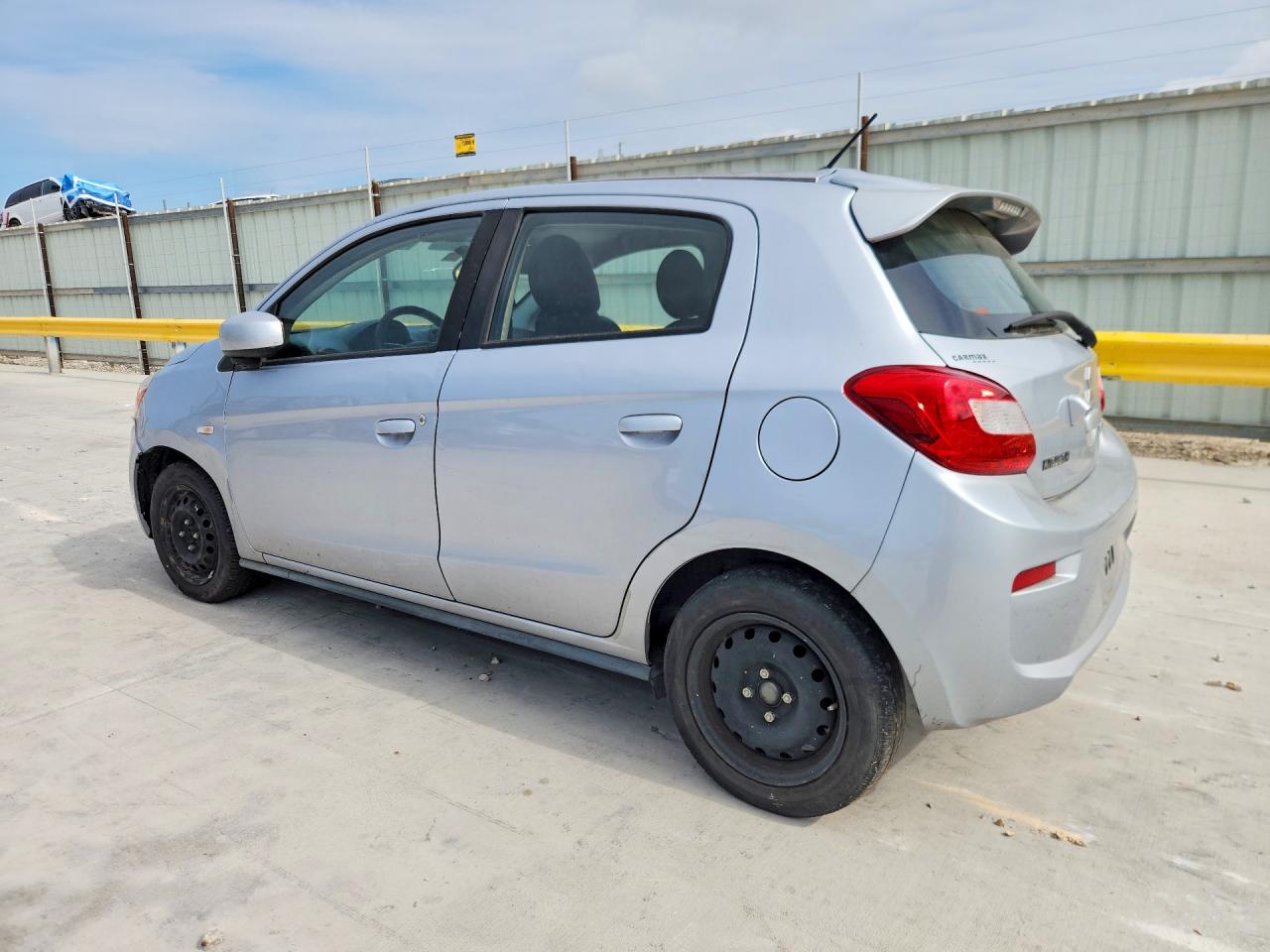 Mitsubishi Mirage Es