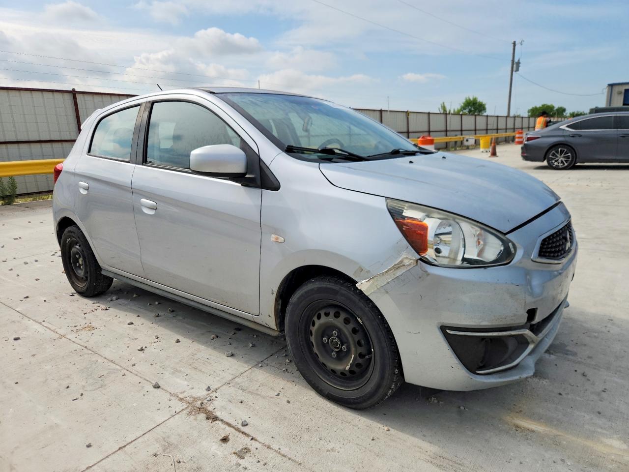 Mitsubishi Mirage Es