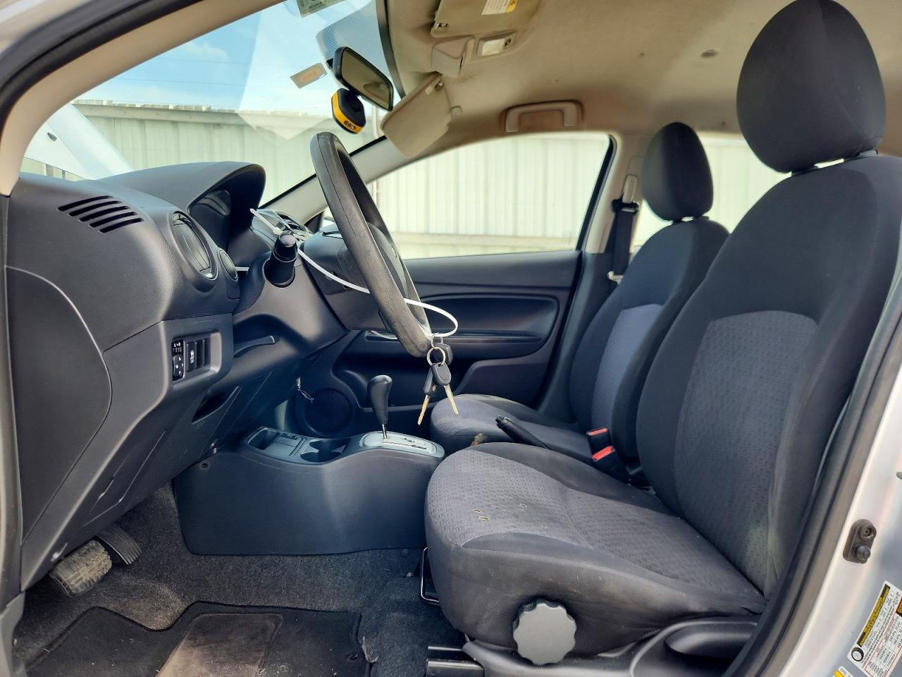Mitsubishi Mirage Es