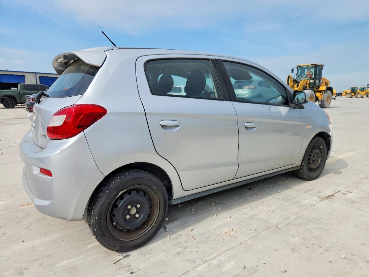 Mitsubishi Mirage Es