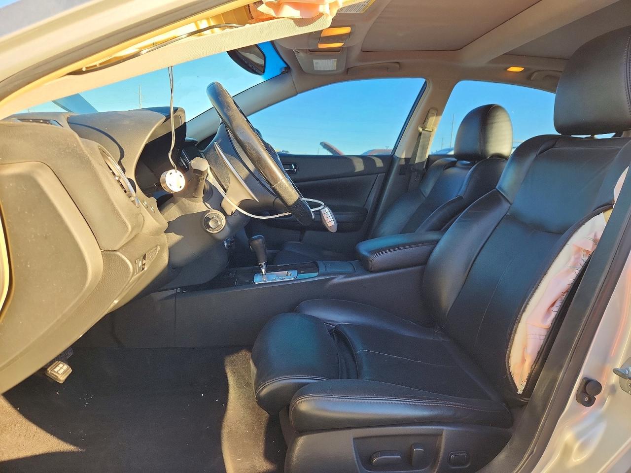 Nissan Maxima S