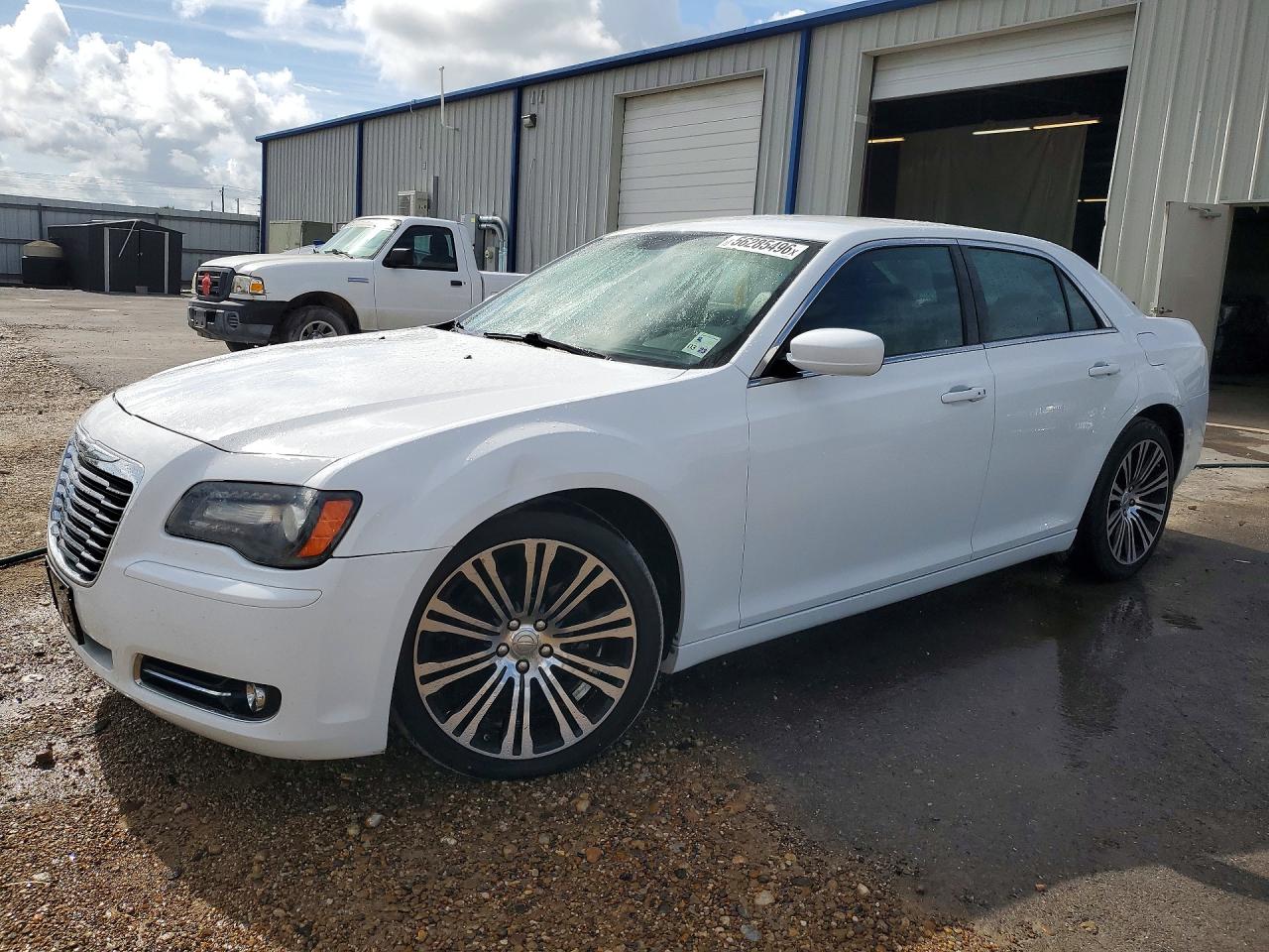 Salvage Chrysler 300 Image