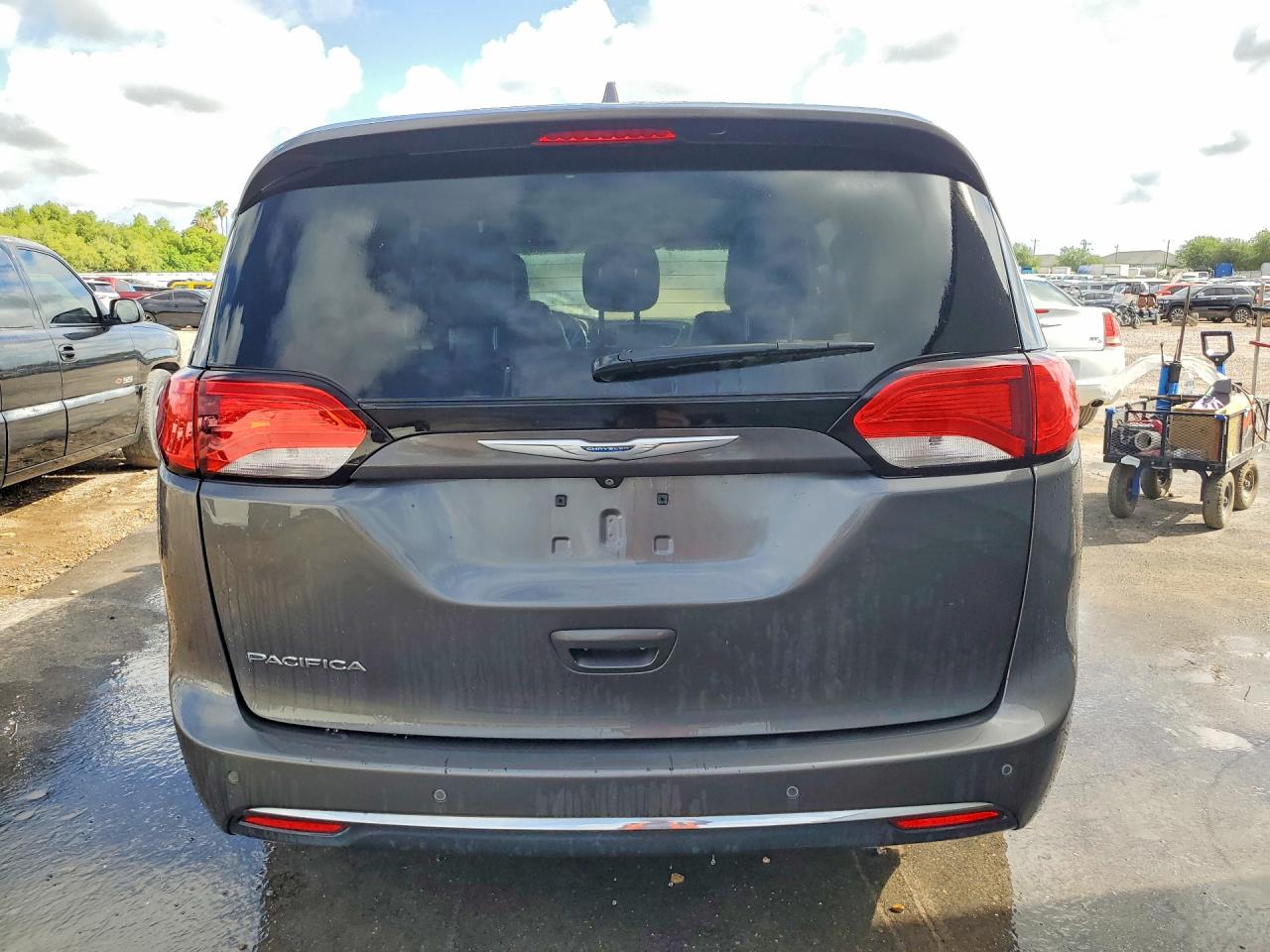 Chrysler Pacifica Touring L