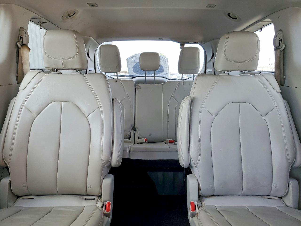 Chrysler Pacifica Touring L