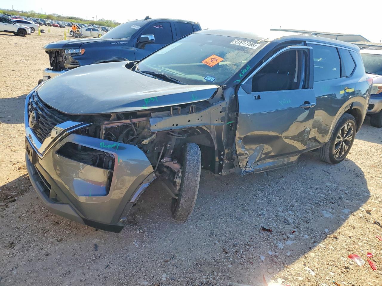 Salvage Nissan Rogue Image