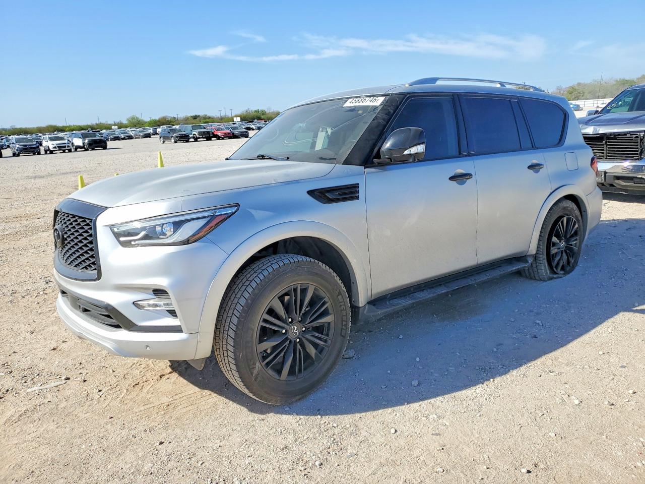 Salvage INFINITI Qx Image