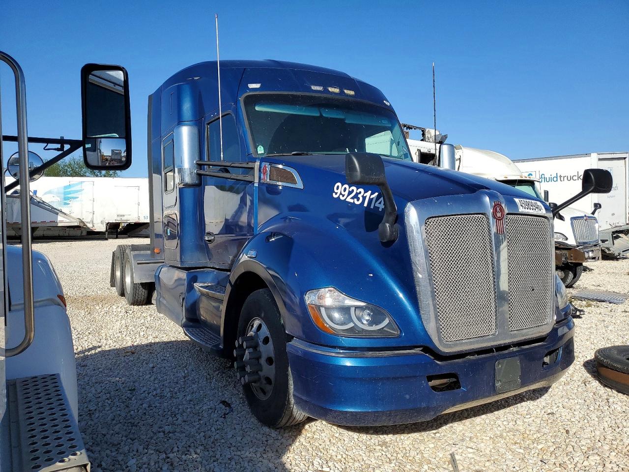 Salvage Kenworth Trailer Image