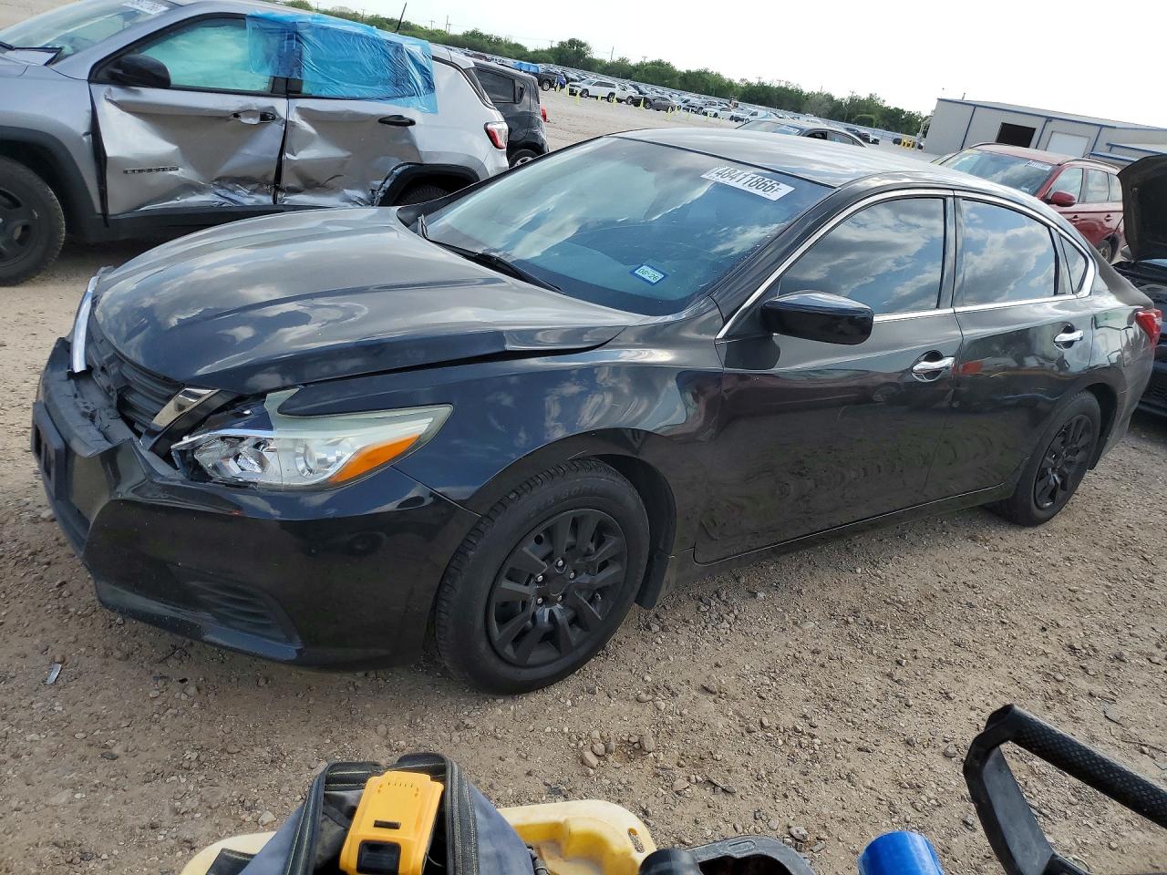Salvage Nissan Altima Image