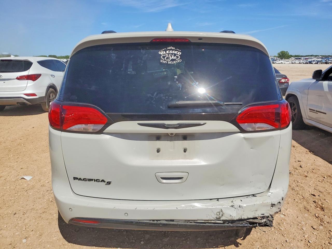 Chrysler Pacifica Touring