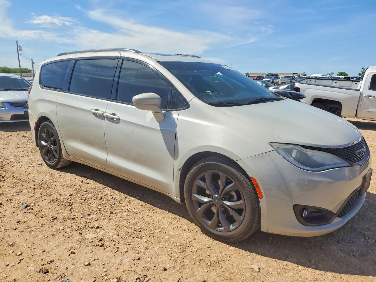 Chrysler Pacifica Touring