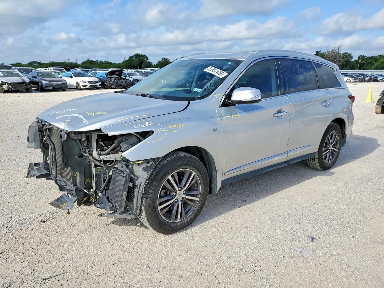 Salvage INFINITI Qx Image
