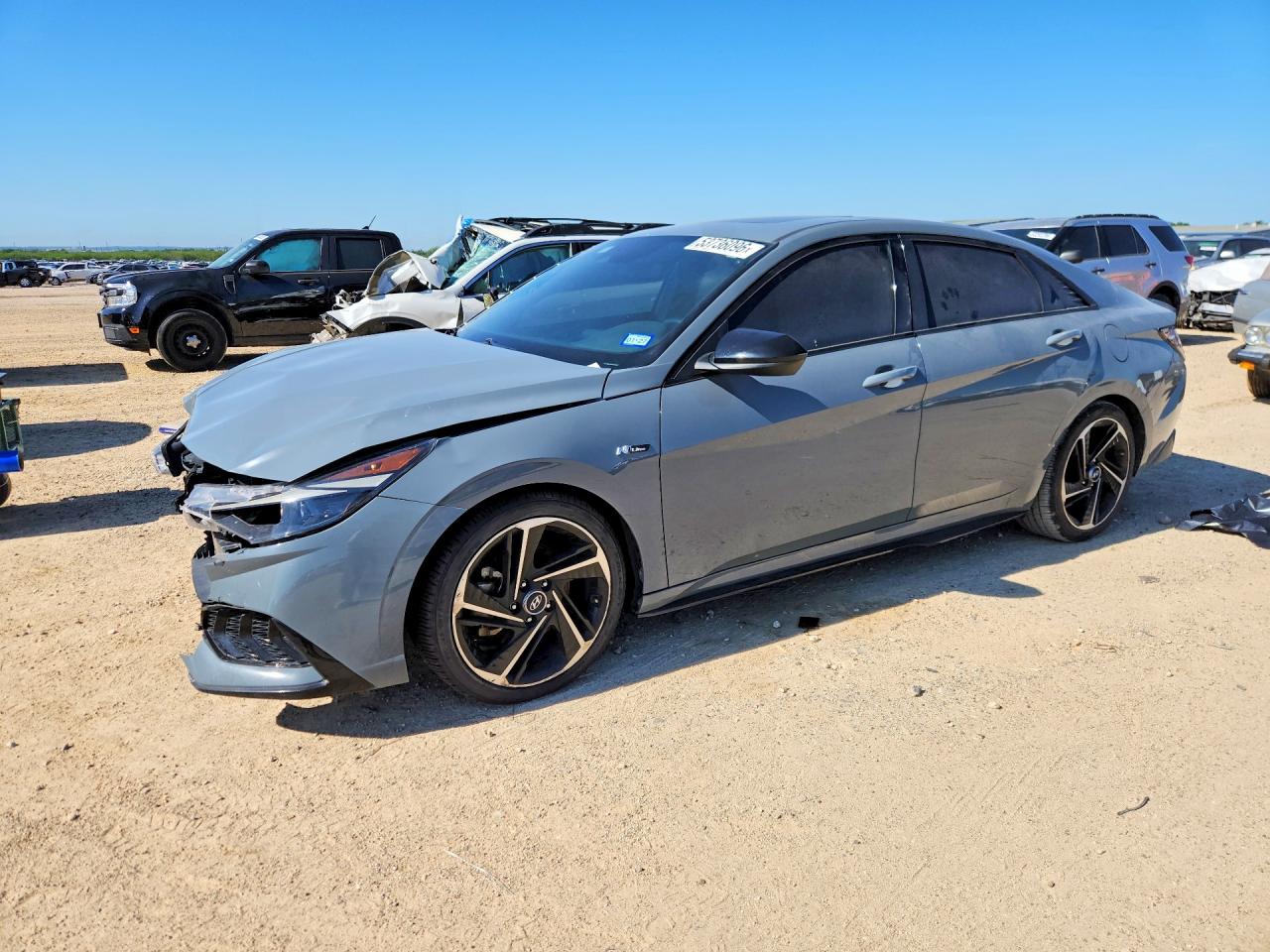 Salvage Hyundai ELANTRA Image