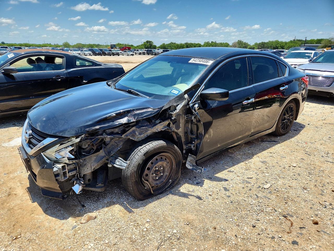 Salvage Nissan Altima Image