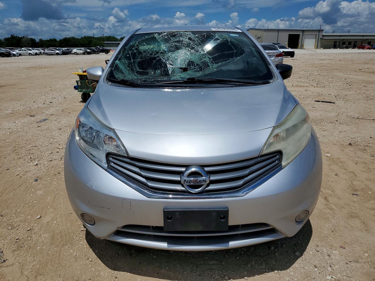 Nissan Versa Sv