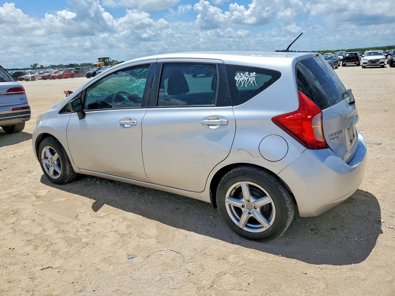 Nissan Versa Sv