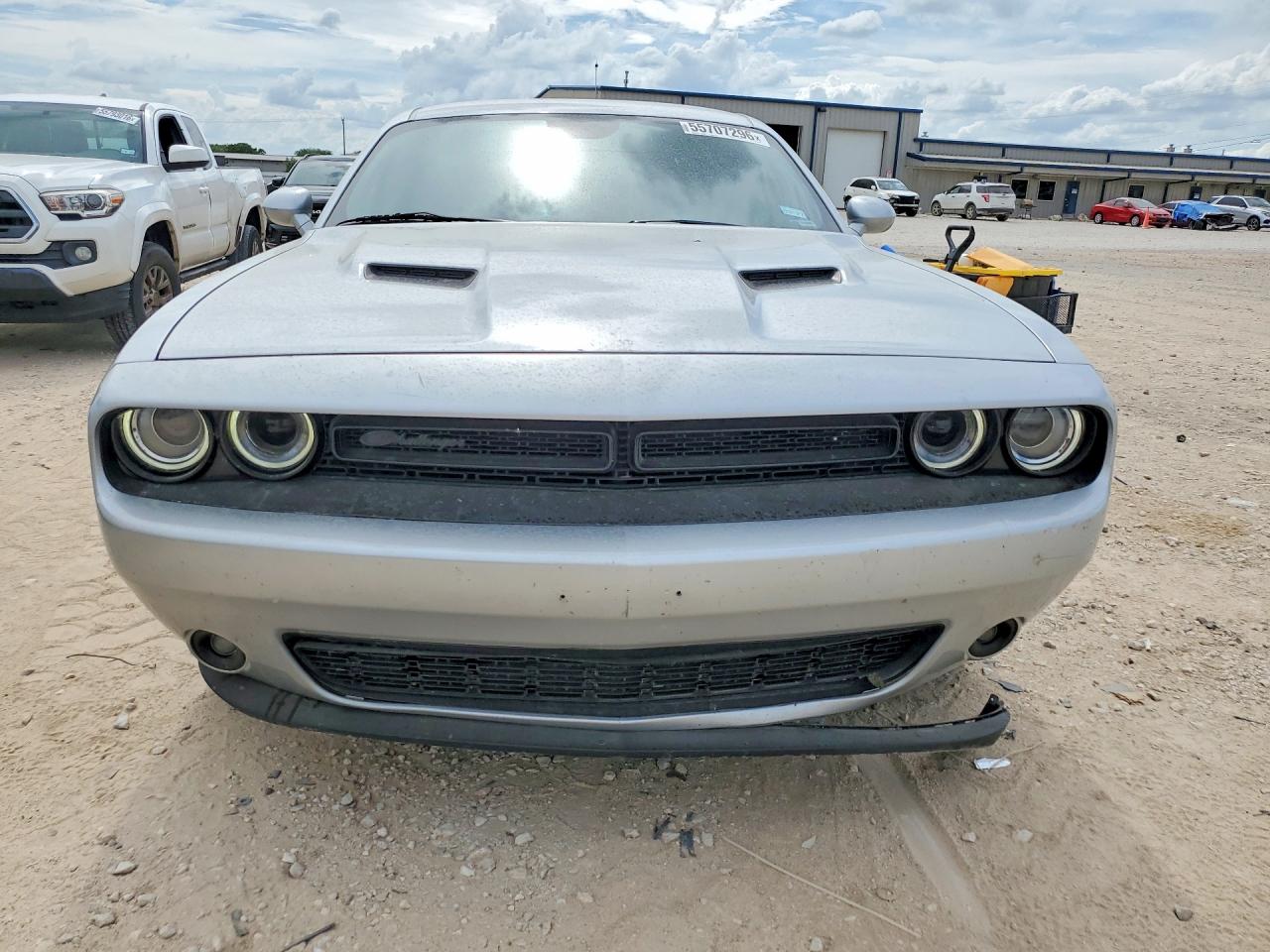 Dodge Challenger Sxt