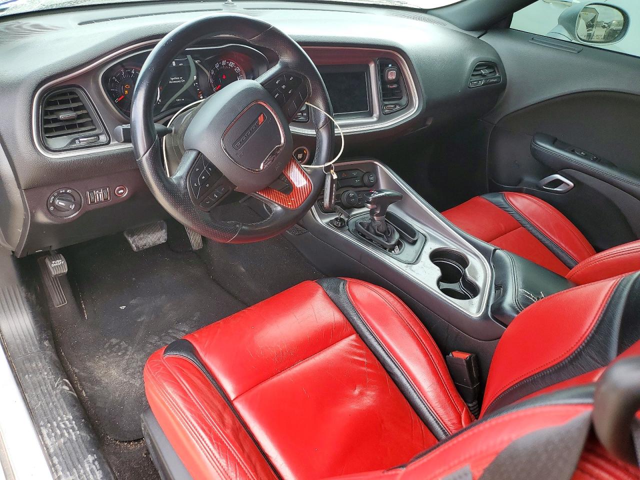 Dodge Challenger Sxt