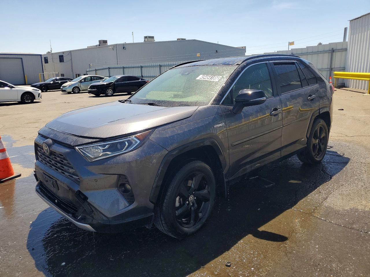 Salvage Toyota RAV4 Image