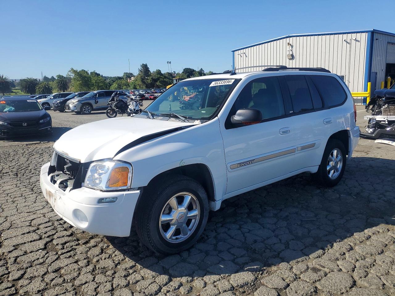 Salvage GMC Envoy Image
