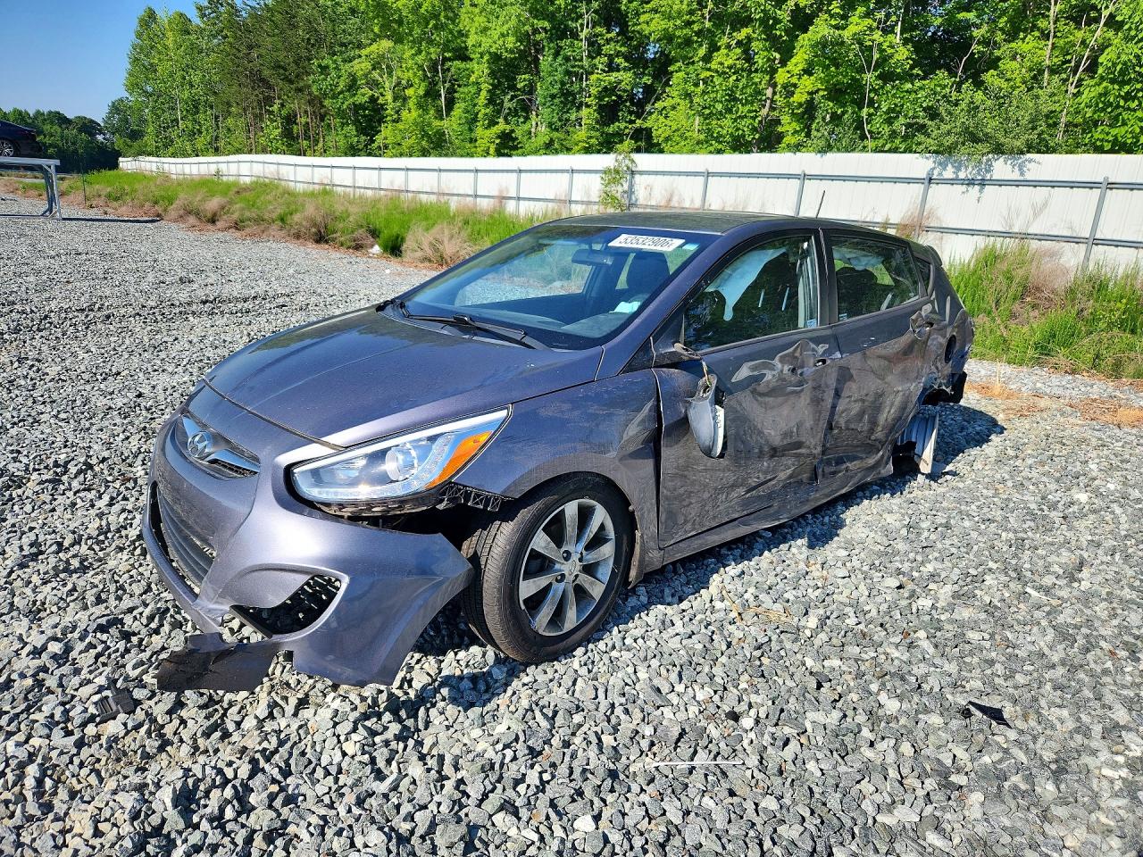 Salvage Hyundai ACCENT Image