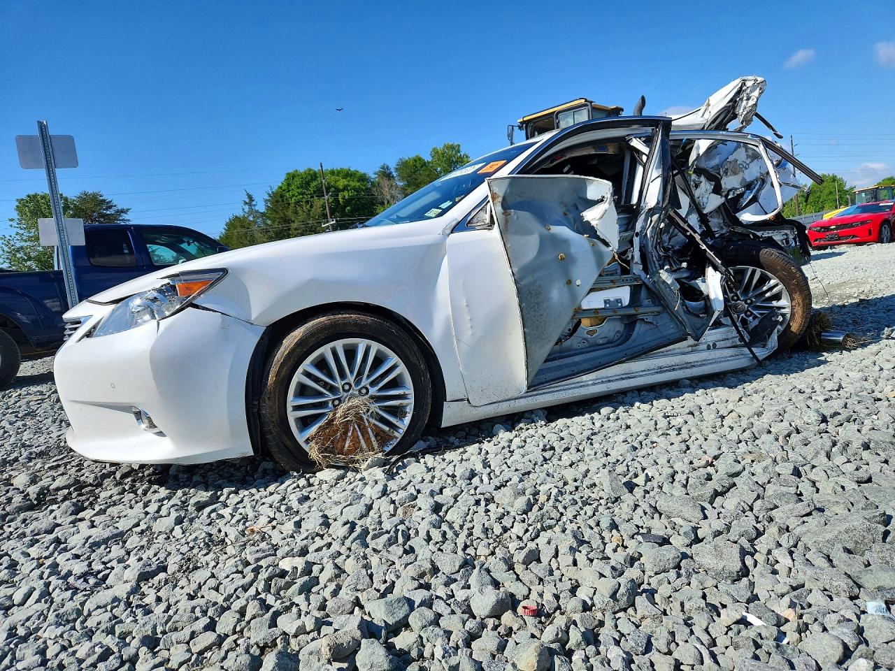 Salvage Lexus Es Image