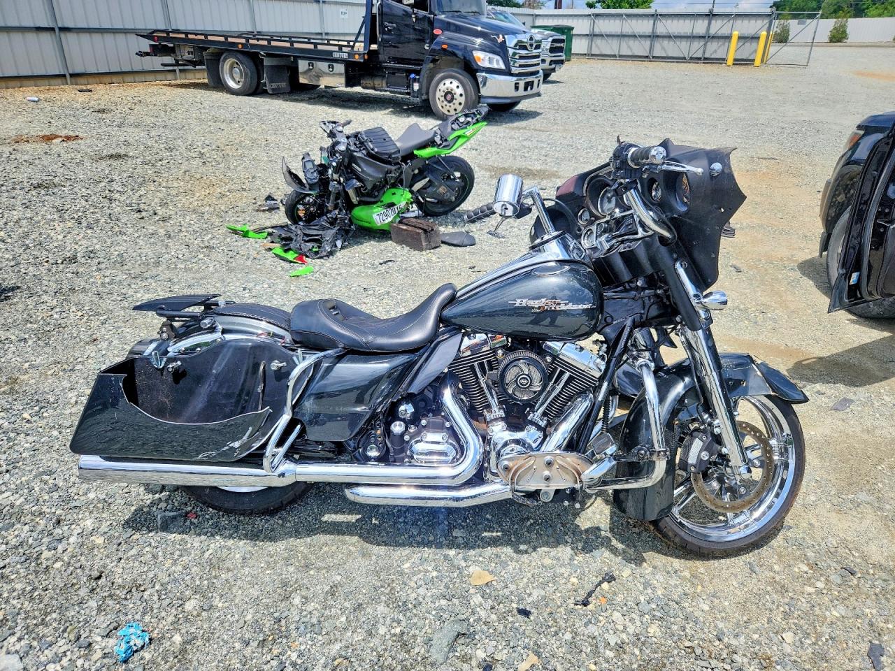 Salvage Harley-Davidson Fl Image
