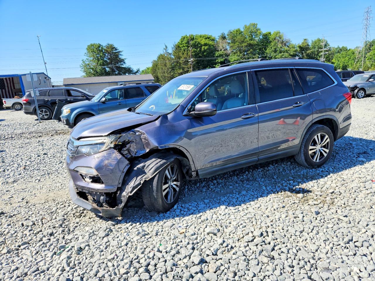Salvage Honda Pilot Image