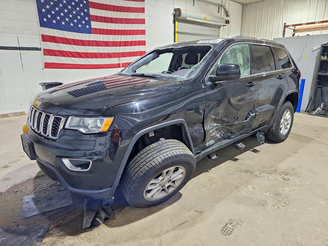 Salvage Jeep Cherokee Image