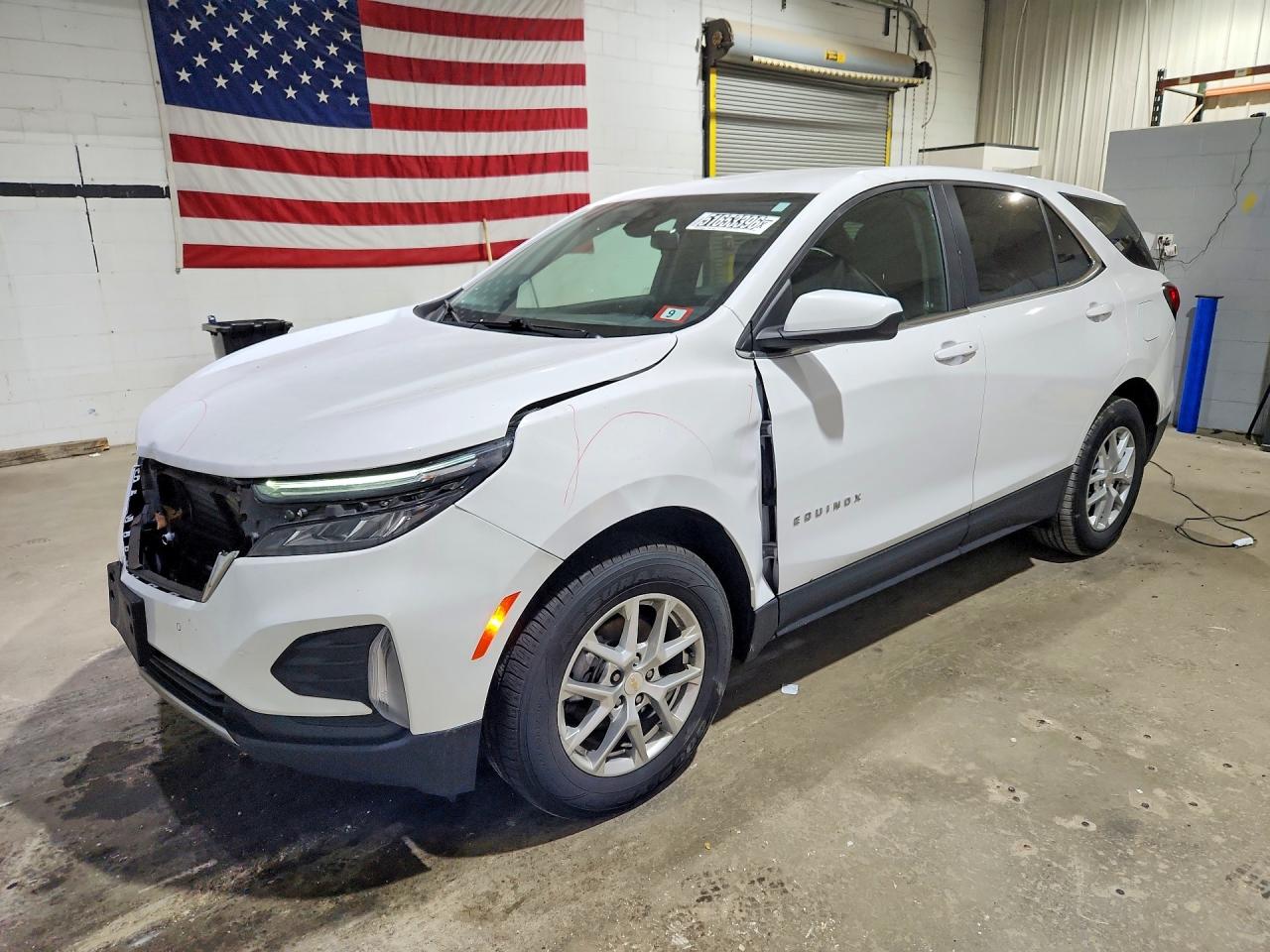Salvage Chevrolet Equinox Image