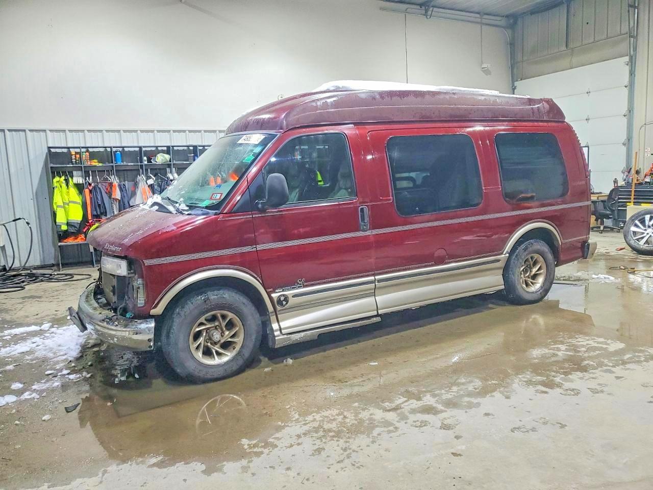 Salvage Chevrolet Express Image